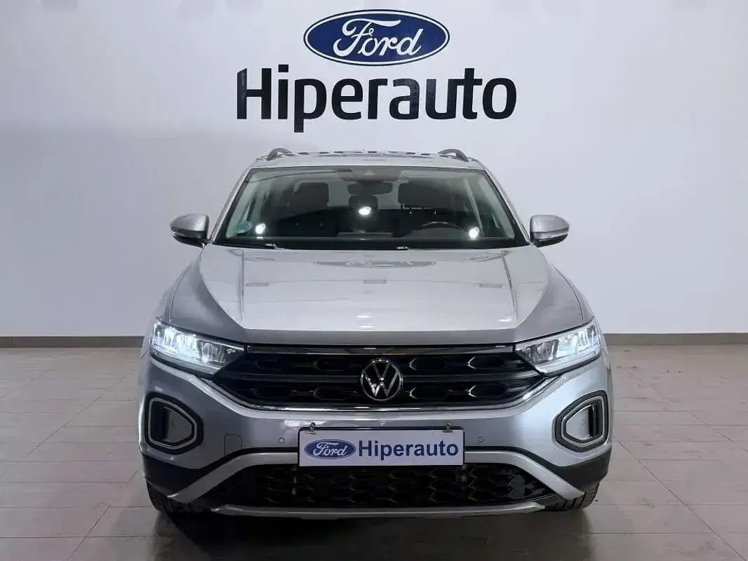 Usado VW T-Roc Life 110 CV (80 kW) 2023 Plateado SUV