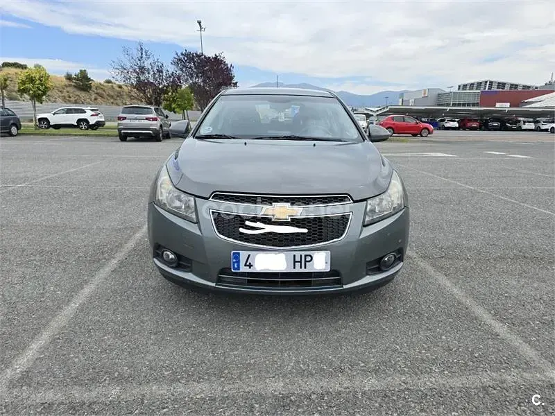 Usado Chevrolet Cruze LT 163 CV (119 kW) 2013 Gris / plata Berlina