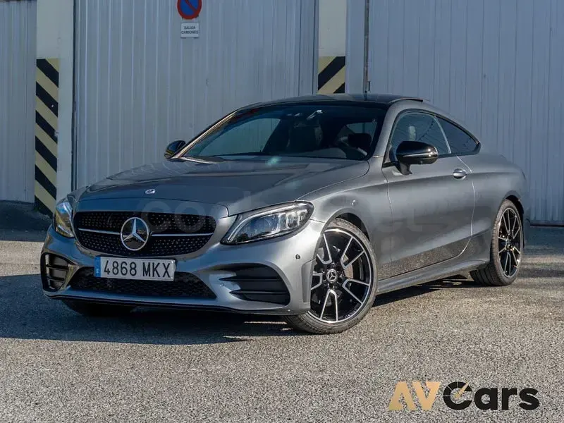 Usado Mercedes C220 194 CV (142 kW) 2023 Gris / plata Coupe
