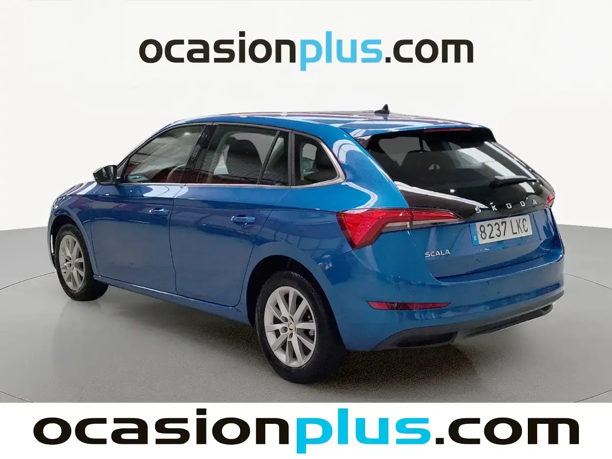 Usado Skoda Scala Ambition 115 CV (84 kW) 2020 Azul Utilitario