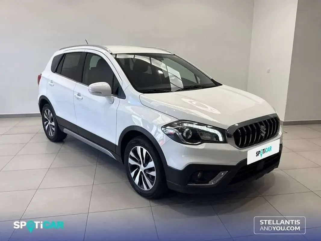 Usado Suzuki SX4 GLX 120 CV (88 kW) 2017 Blanco Utilitario