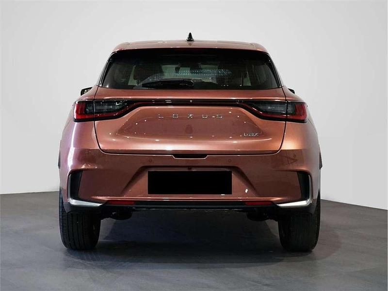 Usado Lexus LBX 136 CV (100 kW) 2025 SUV