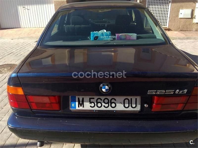 Usado BMW 525 115 CV (84 kW) 1993 Azul Berlina