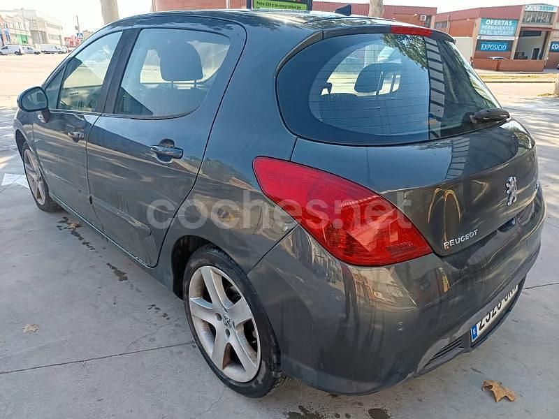 Usado Peugeot 308 95 CV (69 kW) 2009 Gris / plata Berlina