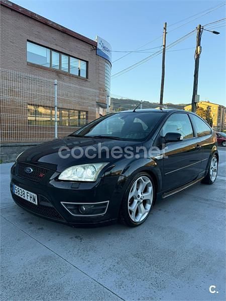 Używany Ford Focus ST 225 KM (165 kW) 2008 Czarny Sedan/Limuzyna