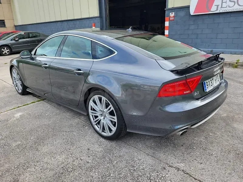 Usado Audi A7 Sportback S-Line 245 CV (180 kW) 2014 Gris / plata Utilitario