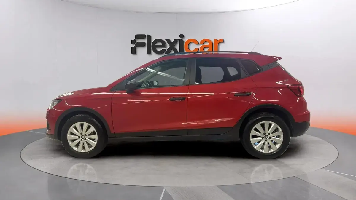 Usado Seat Arona Reference 95 CV (69 kW) 2021 Rojo SUV