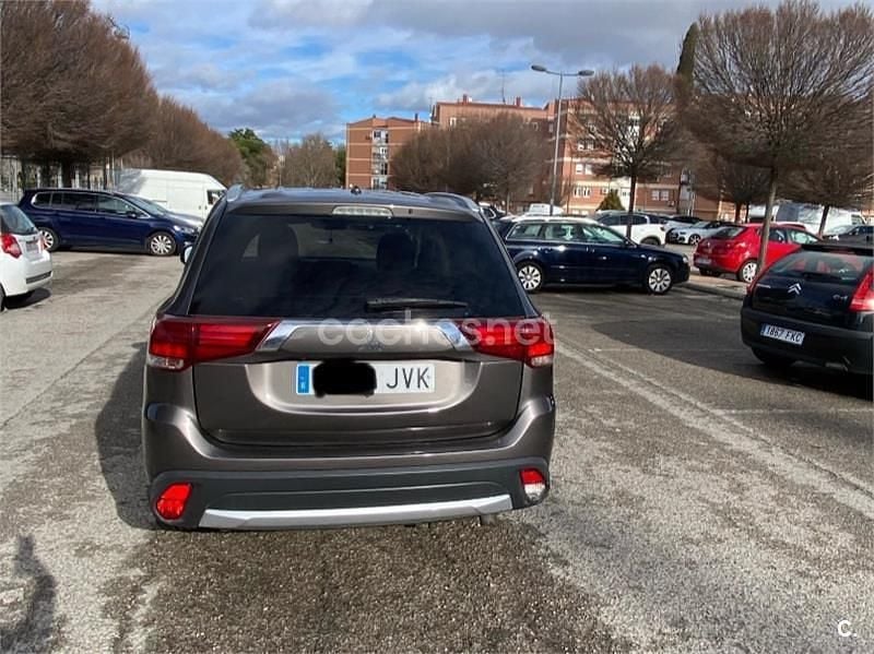 Usado Mitsubishi Outlander Motion 150 CV (110 kW) 2016 Beige SUV