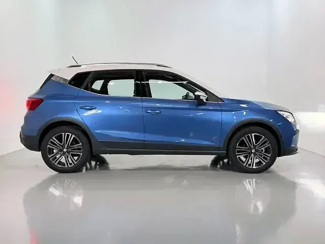 Usado Seat Arona FR 116 CV (85 kW) 2025 Azul SUV