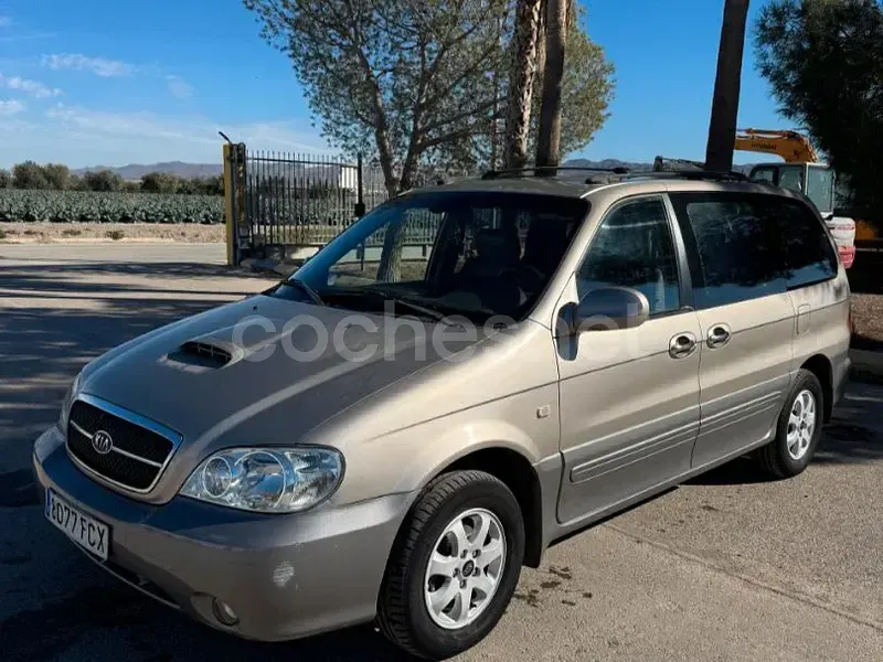 Usado Kia Carnival EX 185 CV (136 kW) 2007 Beige Monovolumen