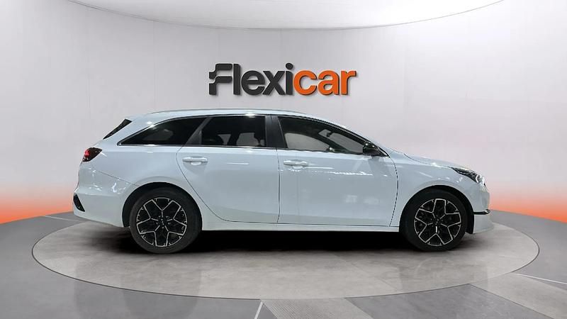 Usado Kia Ceed Style 101 CV (74 kW) 2025 Blanco Utilitario