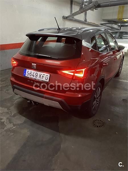 Usado Seat Arona Ecomotive 115 CV (84 kW) 2017 Granate SUV