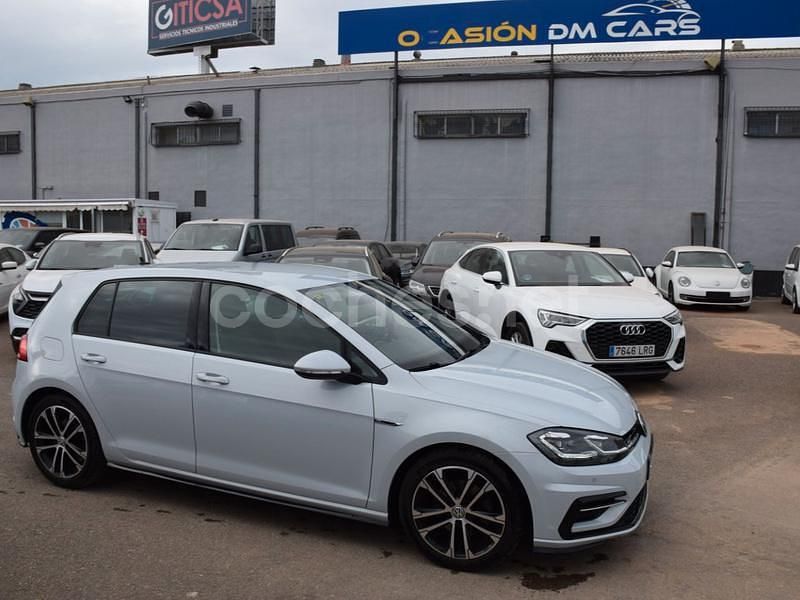 Gris / plata Usado 2018 VW Golf VII Advance Berlina | 19.990 € (Precio justo) - Imagen 1/4