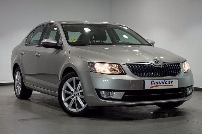 Usado Skoda Octavia Ambition 105 CV (77 kW) 2014 Beige Utilitario