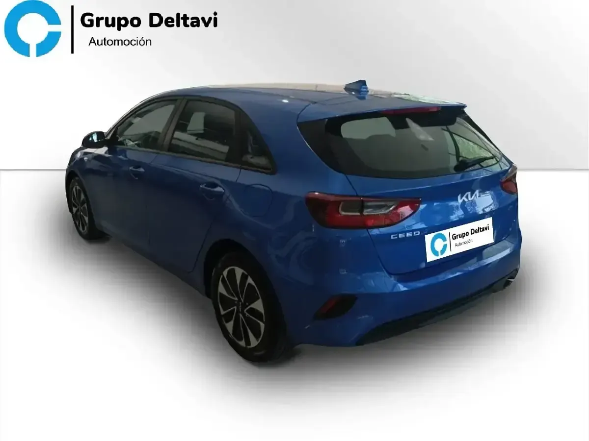 Usado Kia Ceed 100 CV (73 kW) 2025 Azul Utilitario