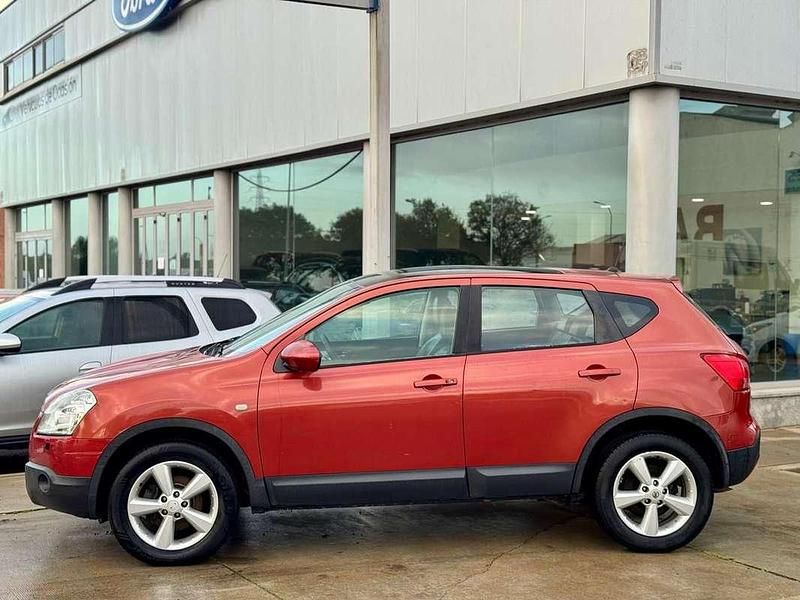 Usado Nissan Qashqai Acenta 150 CV (110 kW) 2009 Rojo SUV
