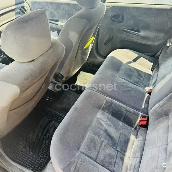 Usado Renault Mégane 95 CV (69 kW) 2000 Azul Berlina