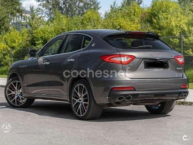 Usado Maserati Levante 275 CV (202 kW) 2020 Gris / plata SUV
