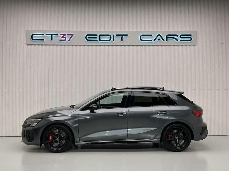 Usado Audi RS3 Sportback Sport 400 CV (294 kW) 2022 Gris Utilitario