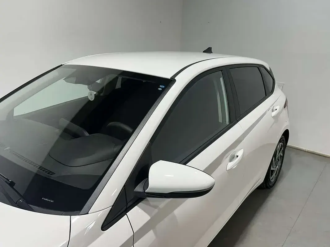 Nuevo Hyundai i20 101 CV (74 kW) 2025 Blanco Utilitario