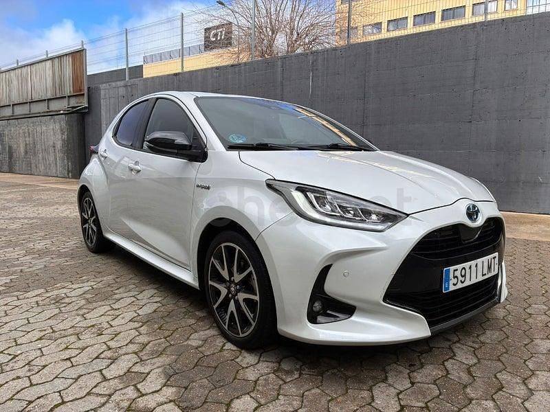 Usado Toyota Yaris Hybrid Style 116 CV (85 kW) 2021 Blanco Berlina