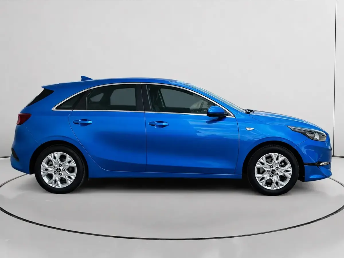 Używany Kia Ceed 100 KM (73 kW) 2022 Hatchback