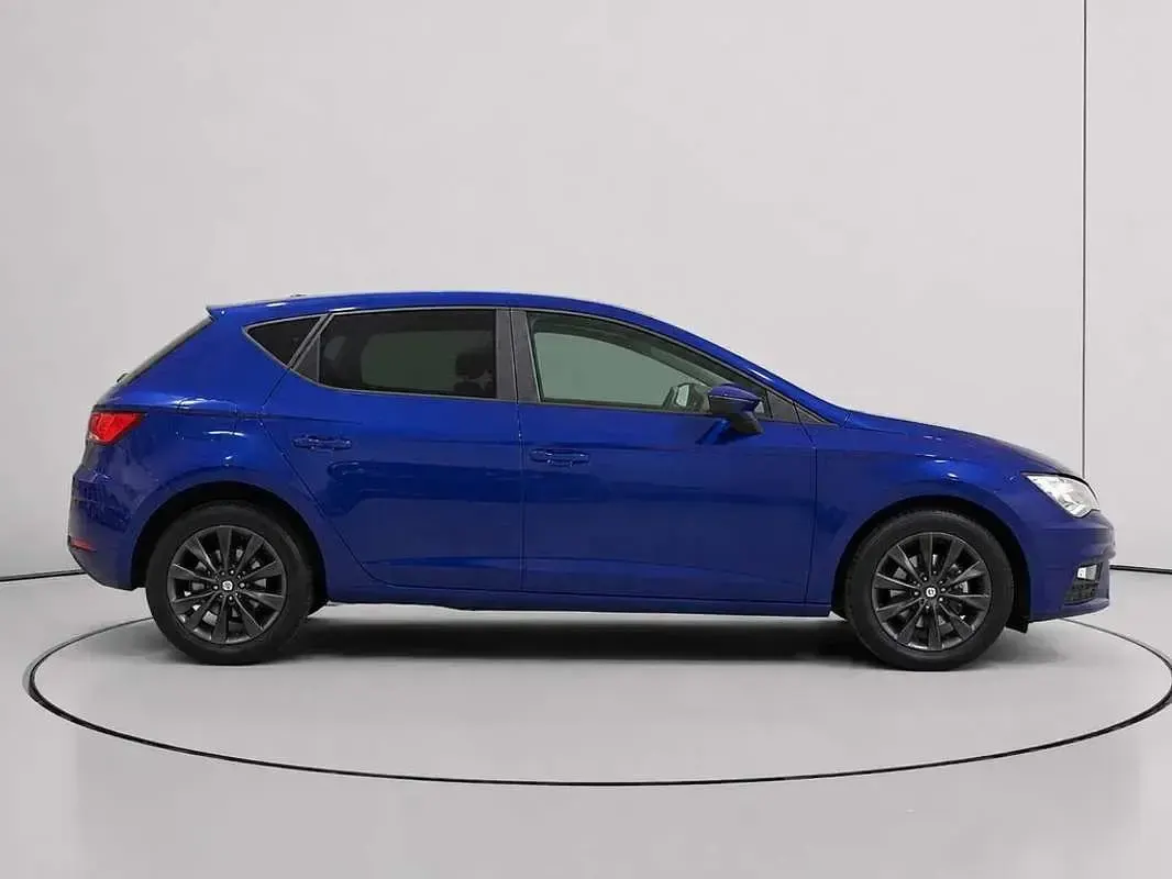 Usado Seat Leon Style 116 CV (85 kW) 2018 Azul Utilitario