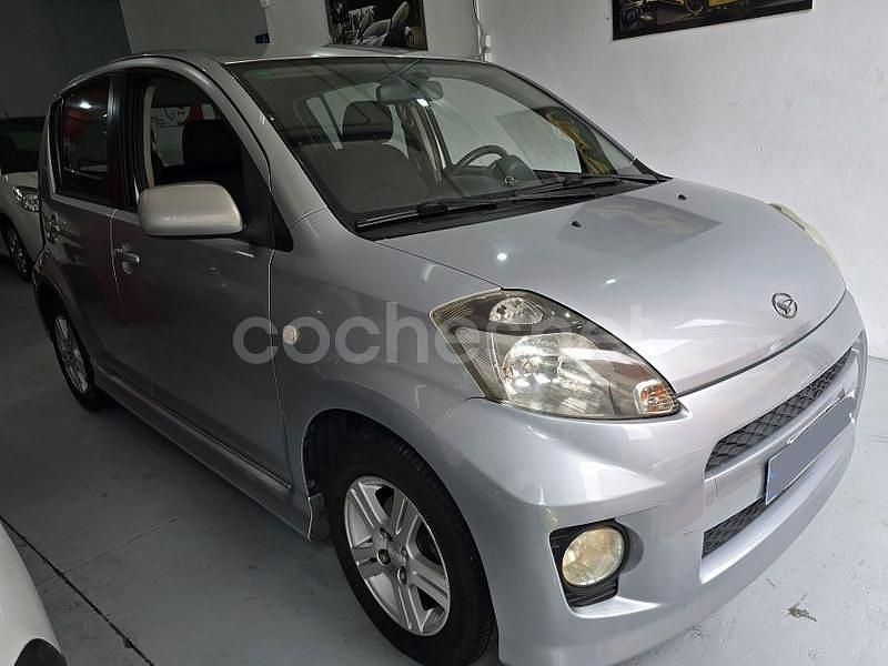 Gris / plata Usado 2008 Daihatsu Sirion HIRO Utilitario | 4580 € - Imagen 1/4
