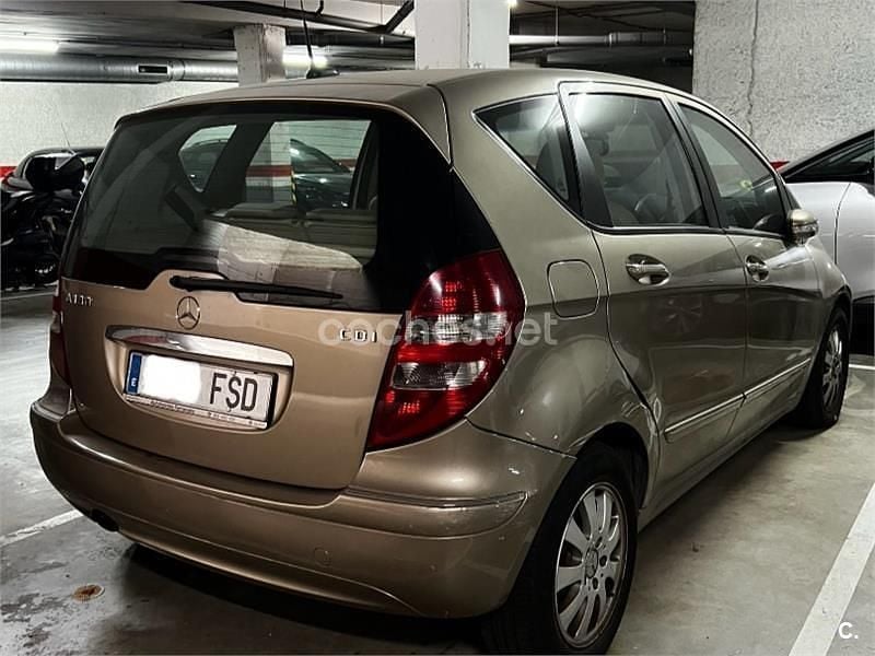Usado Mercedes A180 Elegance 109 HP (80 kW) 2007 Bege Monovolume