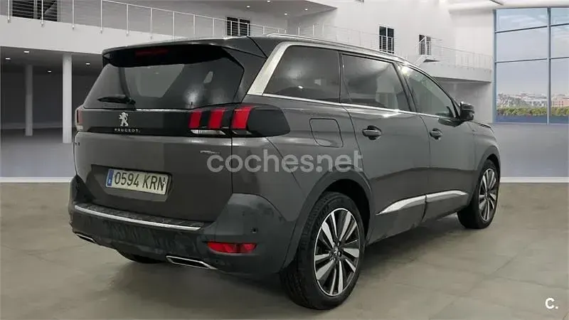 Usado Peugeot 5008 GT-line 130 CV (95 kW) 2018 Gris / plata SUV