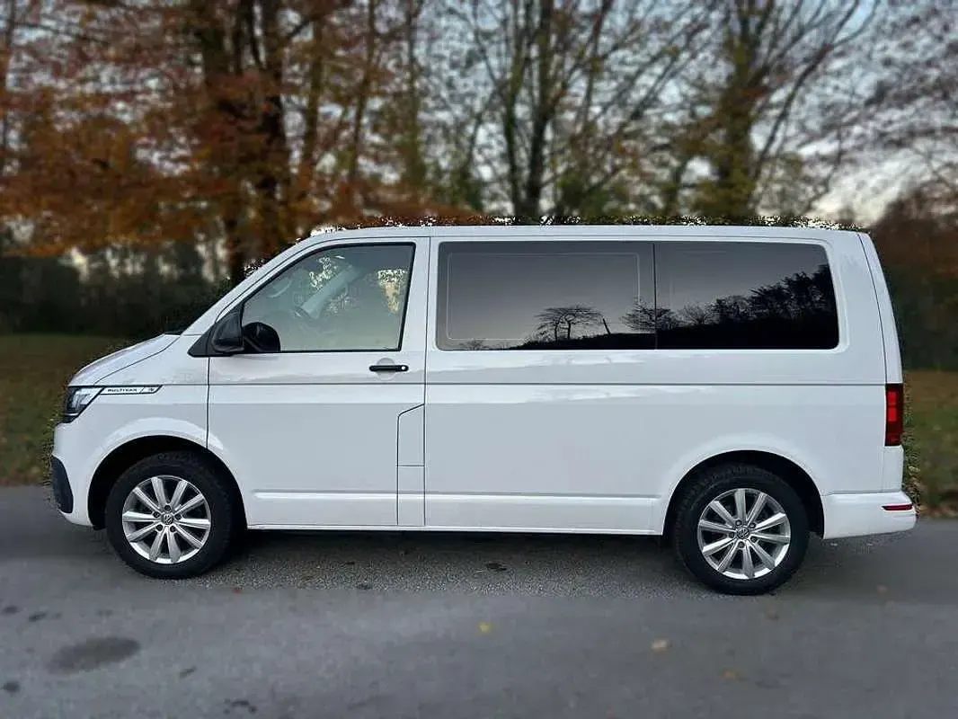 Usado VW Multivan 110 CV (80 kW) 2021 Blanco Monovolumen