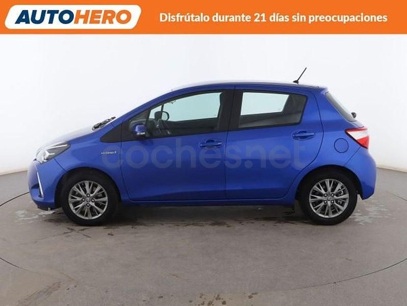 Usado Toyota Yaris Hybrid Active 100 CV (73 kW) 2017 Azul Berlina
