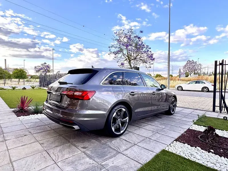 Usado Audi A4 Advanced Plus 163 CV (119 kW) 2020 Beige Familiar
