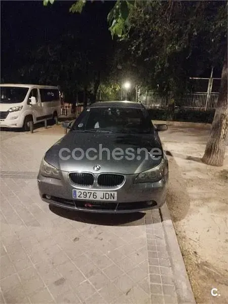 Usado BMW 525 163 CV (119 kW) 2005 Azul Familiar