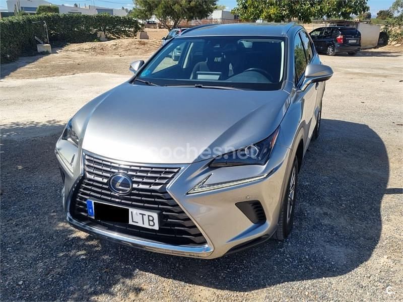 Usado Lexus NX300h Business Edition 197 CV (144 kW) 2021 Gris / plata SUV