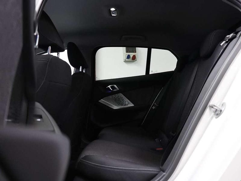 Usado BMW 116 122 CV (89 kW) 2025 Blanco Utilitario