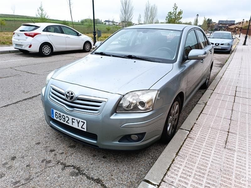 Verde Usado 2008 Toyota Avensis Sol Berlina | 6500 € (Precio justo) - Imagen 1/4