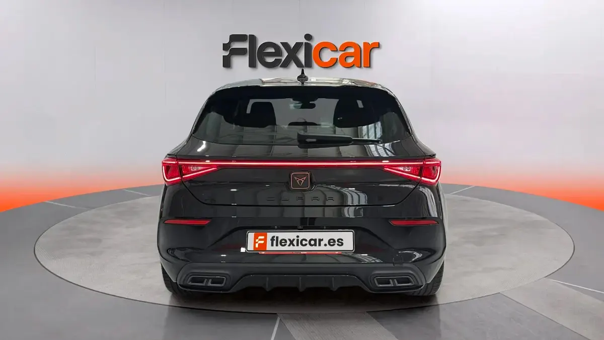 Usado Cupra Leon 150 CV (110 kW) 2023 Negro Berlina