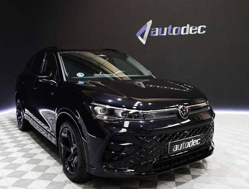 Usado VW Tiguan R-line 150 CV (110 kW) 2024 Negro SUV