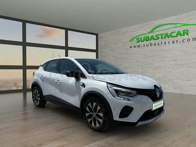 Usado Renault Captur Intens 100 CV (73 kW) 2022 Blanco SUV