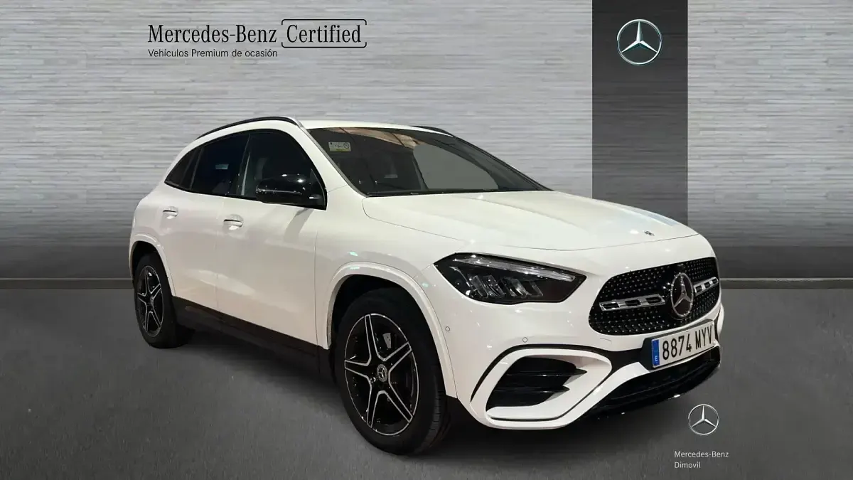 Usado Mercedes GLA200 AMG line 150 CV (110 kW) 2024 Blanco polar SUV