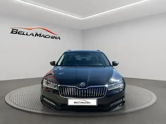 Usado Skoda Superb Ambition 122 CV (89 kW) 2021 Negro Familiar