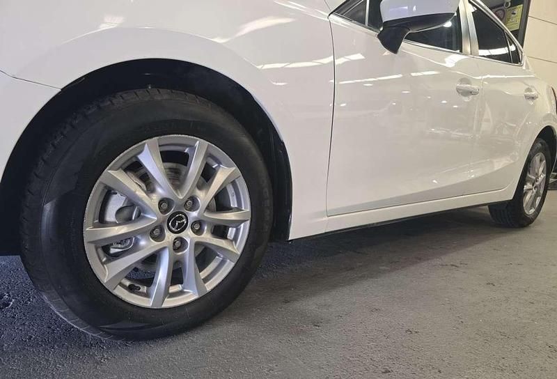Usado Mazda 3 Luxury 105 CV (77 kW) 2016 Blanco Utilitario