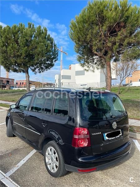 Usado VW Touran 170 CV (125 kW) 2007 Negro Monovolumen