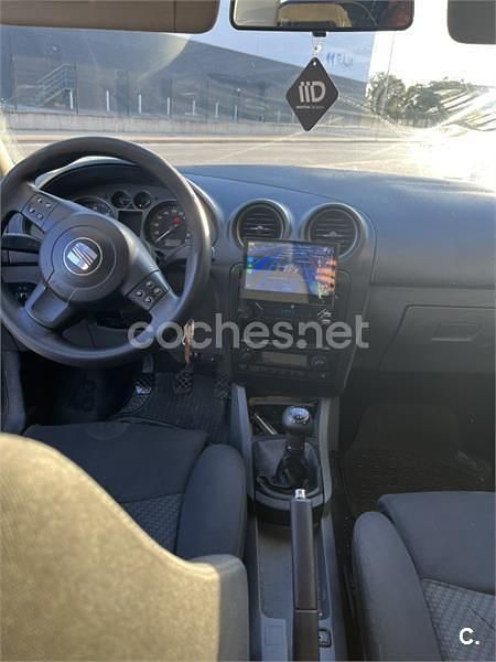 Usado Seat Ibiza Reference 100 CV (73 kW) 2007 Negro Utilitario