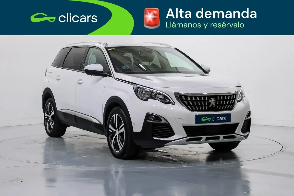 Usado Peugeot 5008 Allure 130 CV (95 kW) 2020 Blanco SUV