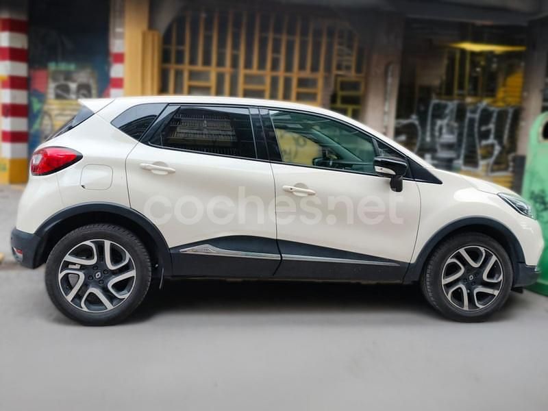 Usado Renault Captur Zen 90 CV (66 kW) 2016 Marrón SUV