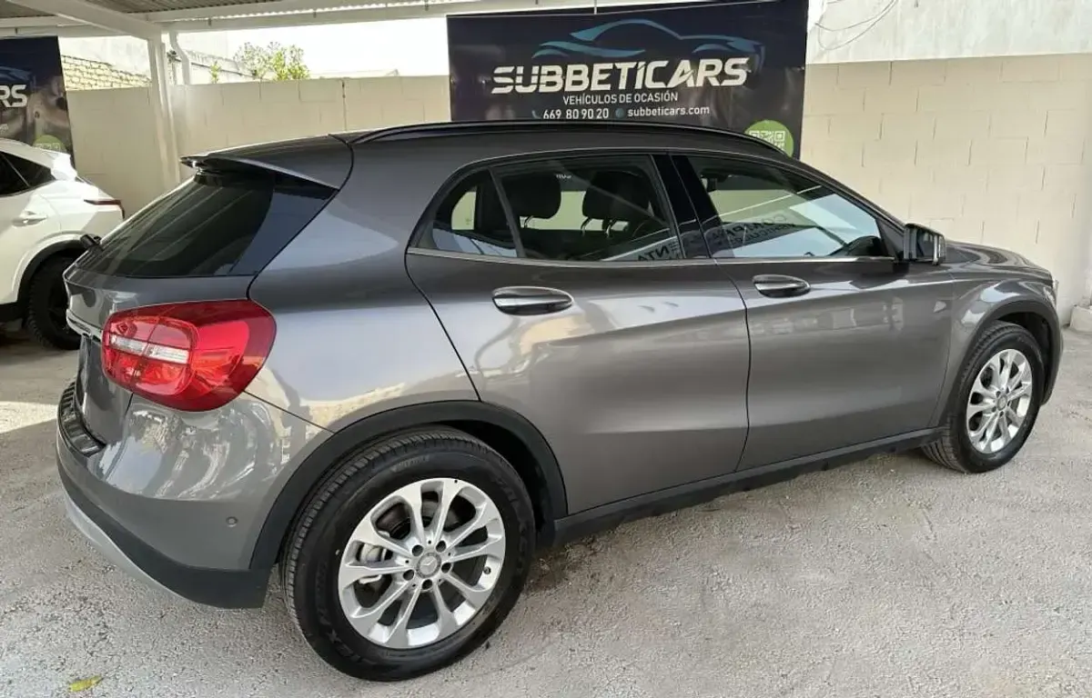 Używany Mercedes GLA200 Style 156 KM (114 kW) 2014 Srebrny SUV