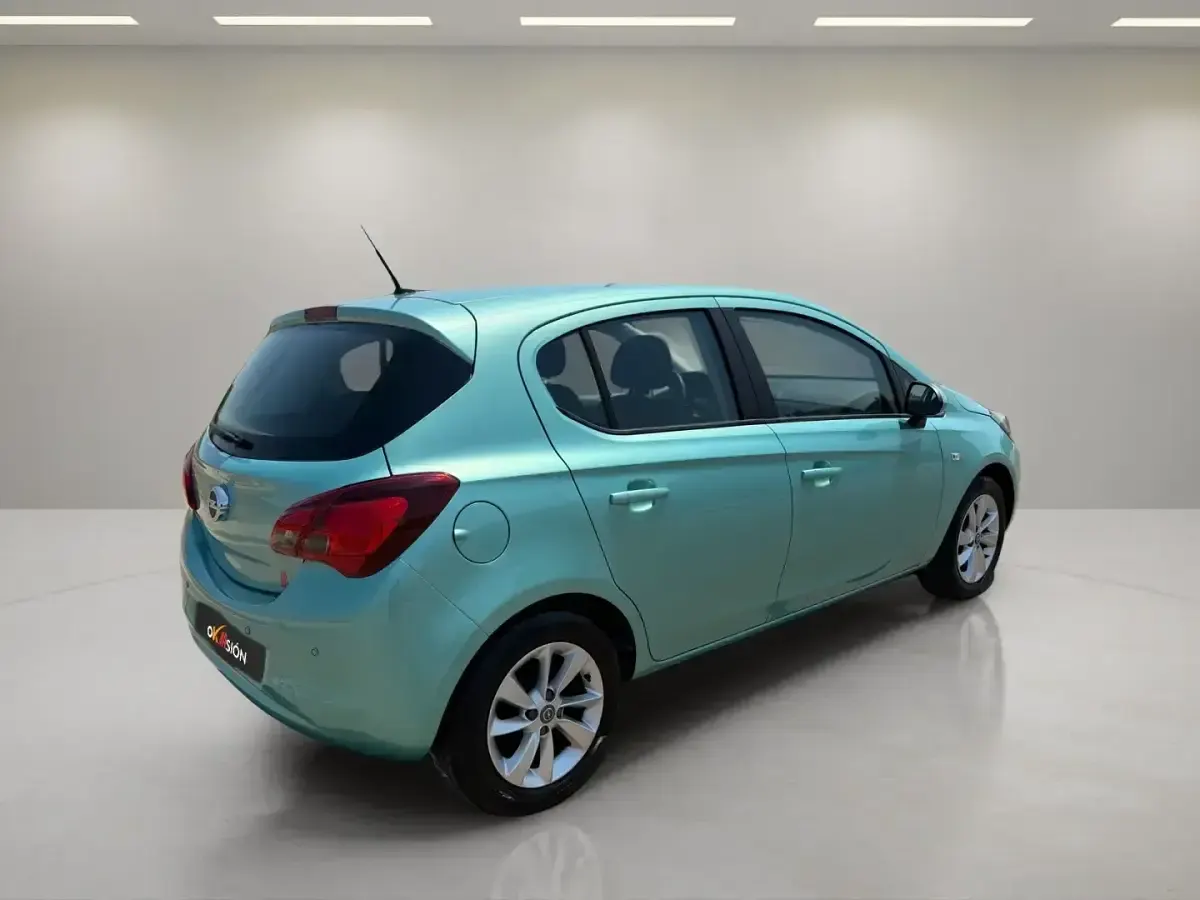 Usado Opel Corsa Selective 90 CV (66 kW) 2017 Verde Utilitario