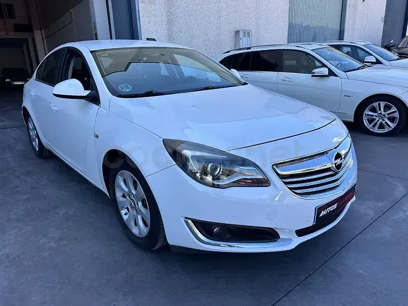 Usado Opel Insignia Excellence 140 CV (102 kW) 2014 Blanco Berlina